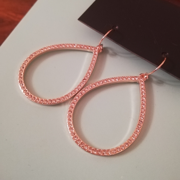 Jewelry - Rose Gold Teardrop Earrings. Pear Shape.